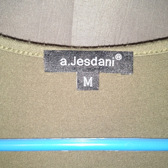 A.Jesdani short sleeve crocheted detailed top blouse - Picture 2 of 3